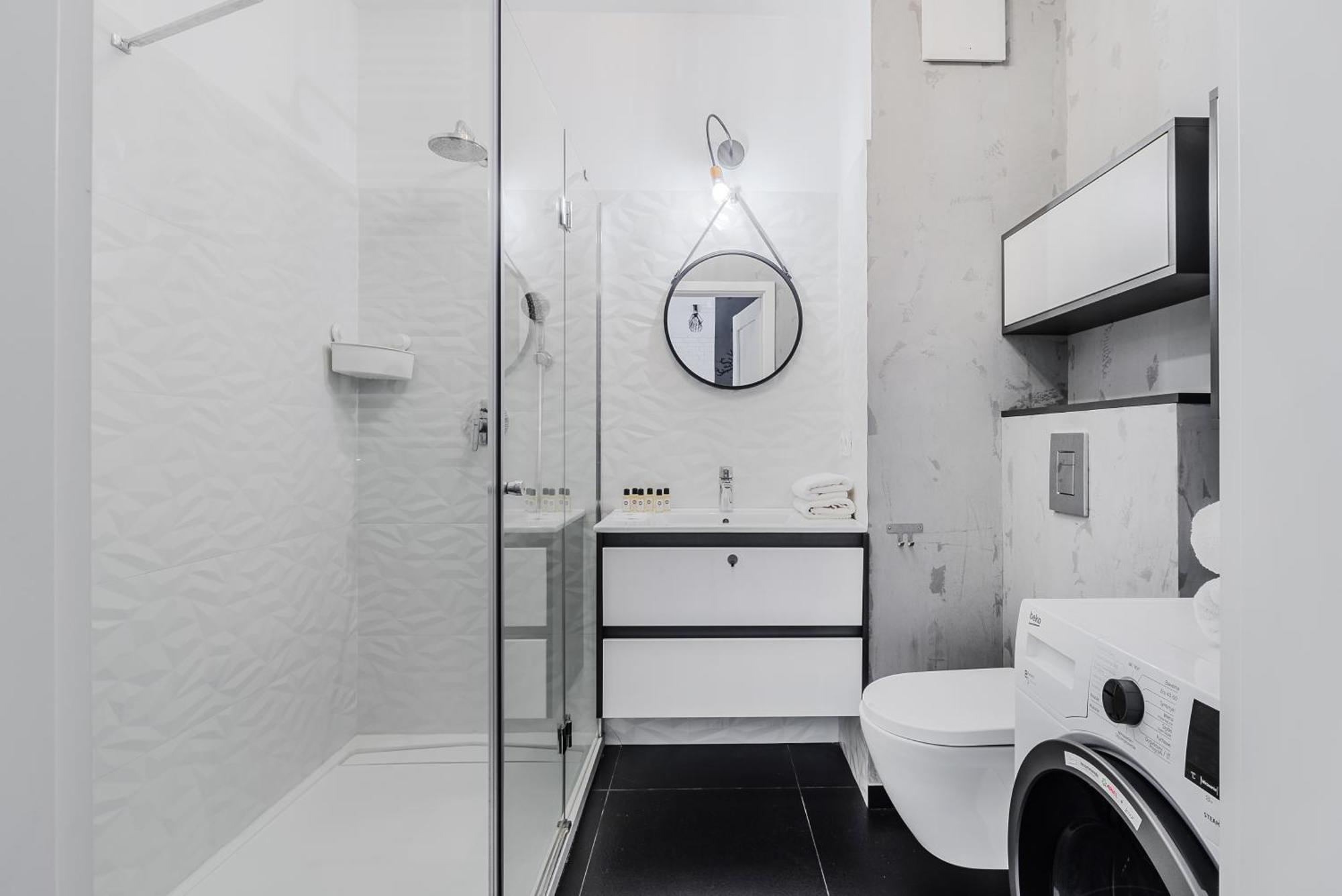 Premium In The Center Of With Free Parking & Balcony Apartament Warszawa