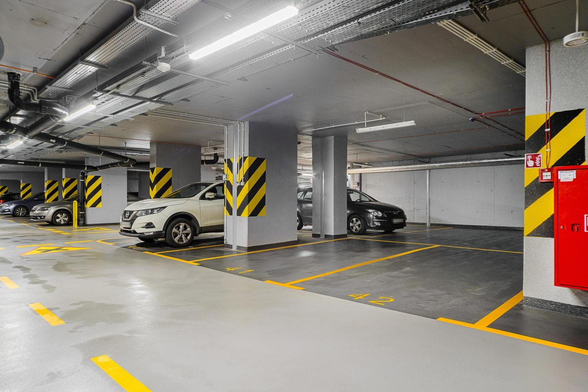 Appartamento Premium In The Center Of With Free Parking & Balcony *